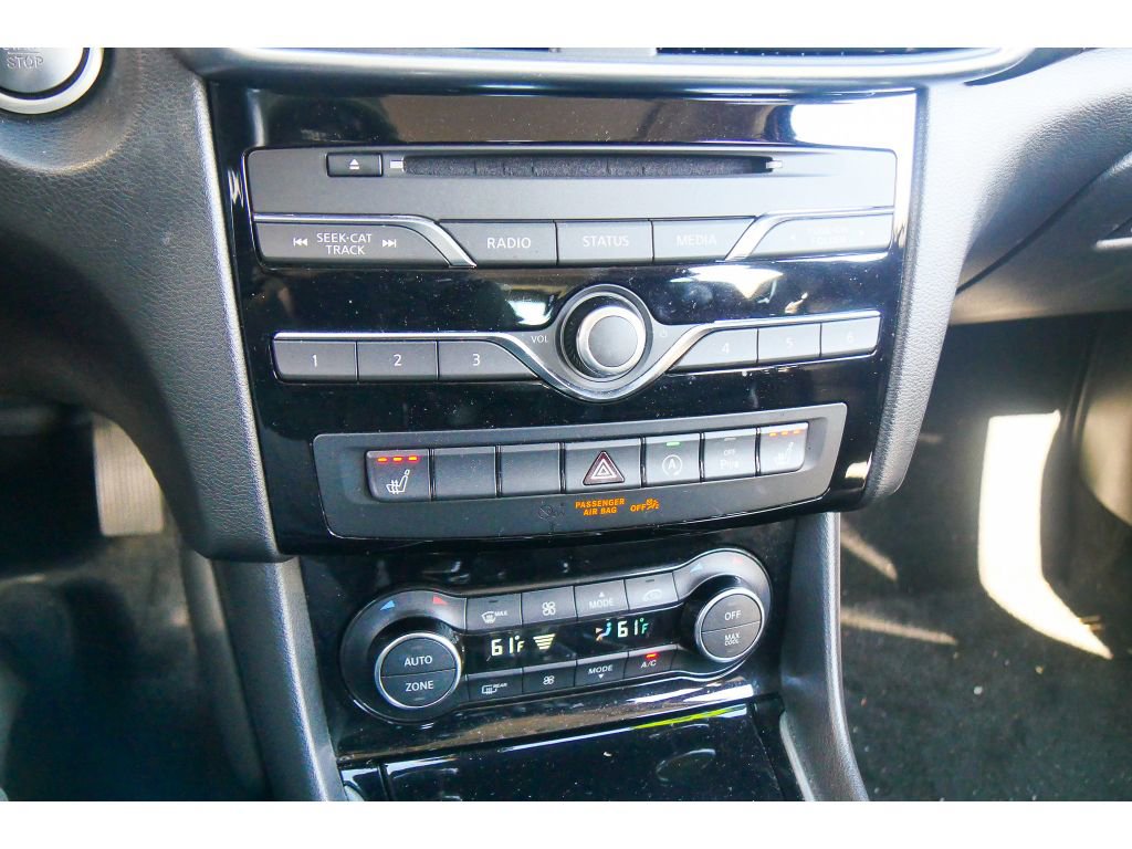 Used 2018 INFINITI QX30 Premium w/ Navigation Package image 25