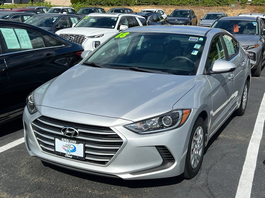 Used 2018 Hyundai Elantra SE FWD image 4