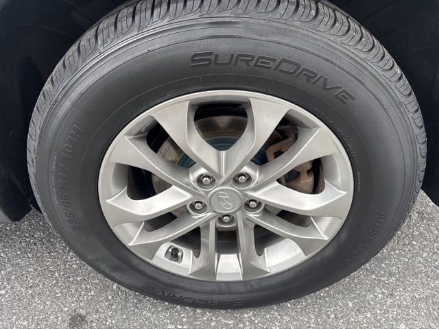 Used 2019 Hyundai Santa Fe SE image 16