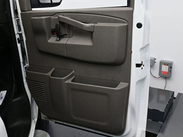 Used 2023 GMC Savana 2500 w/ Driver Convenience Package image 27