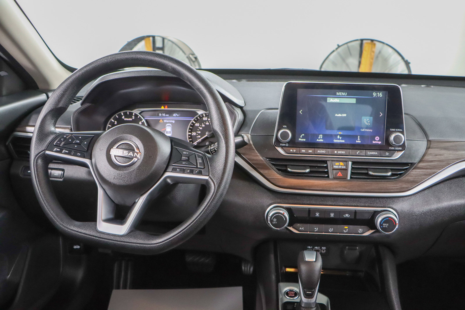 Used 2024 Nissan Altima 2.5 SV image 17