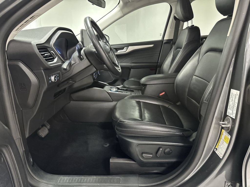 Used 2022 Ford Escape SEL w/ Technology Package AWD/4WD image 10