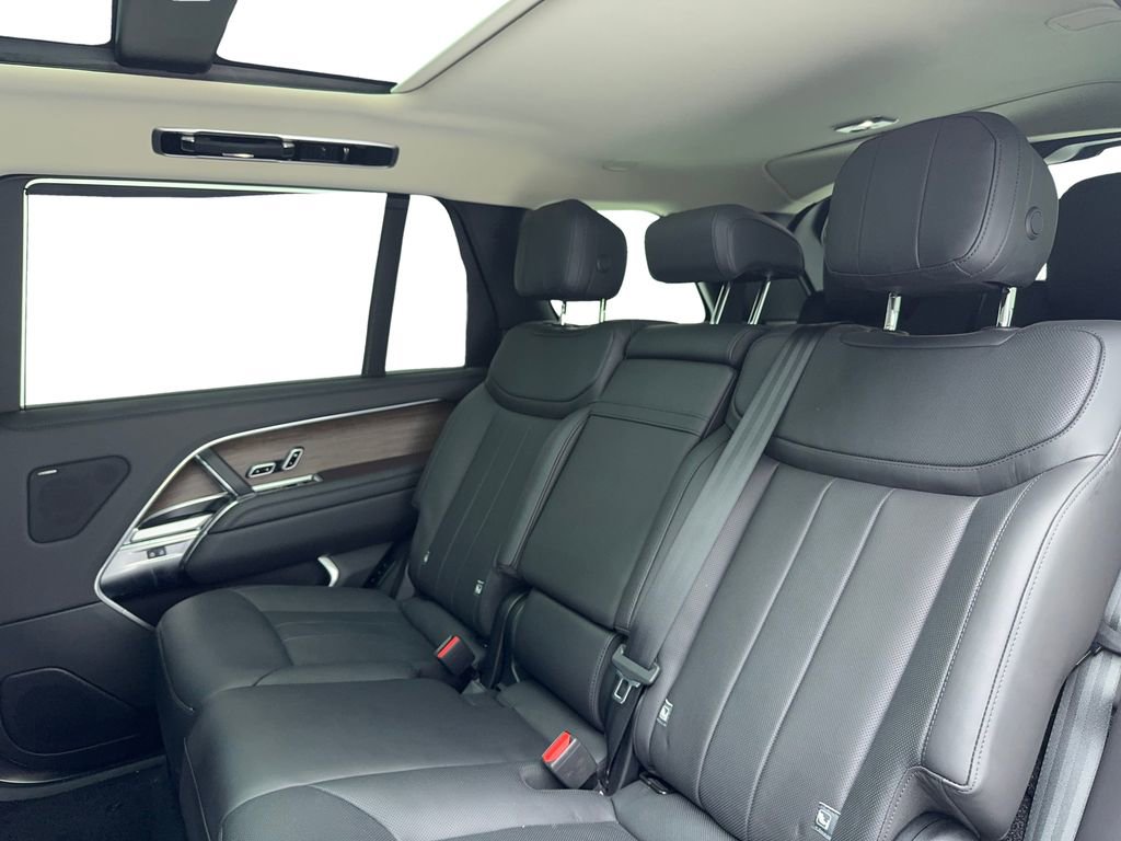 Used 2024 Land Rover Range Rover Long Wheelbase SE image 39