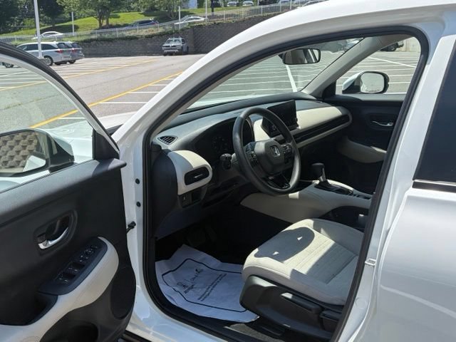 Certified 2025 Honda HR-V LX image 13