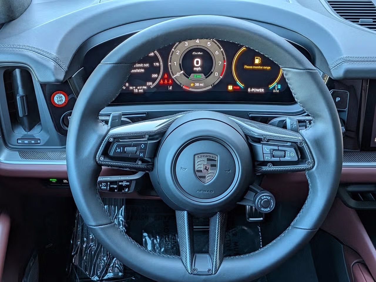 Certified 2025 Porsche Cayenne Turbo AWD/4WD image 16