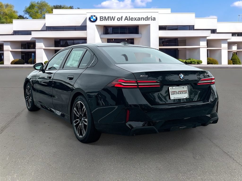 Used 2026 BMW 530i xDrive w/ M Sport Package AWD/4WD image 5