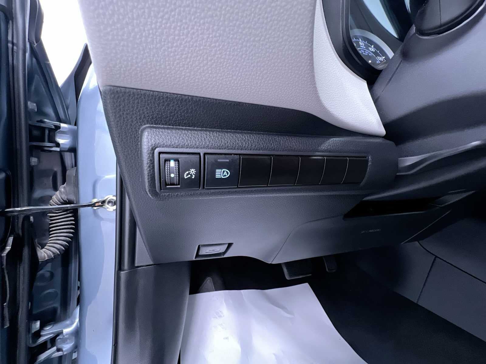 Used 2022 Toyota Corolla LE FWD image 16