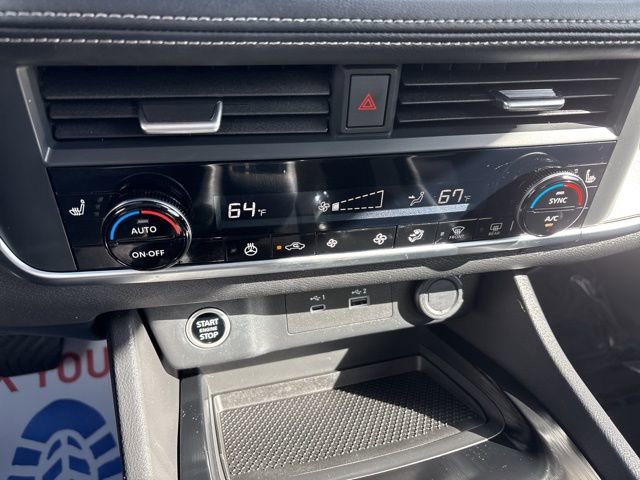 Used 2023 Nissan Rogue SV w/ SV Premium B Package image 33