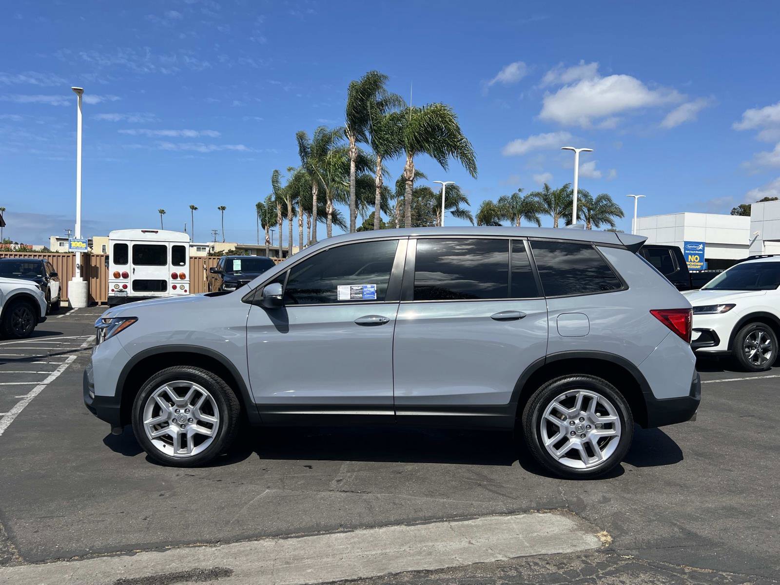 Certified 2025 Honda Passport EX-L image 2