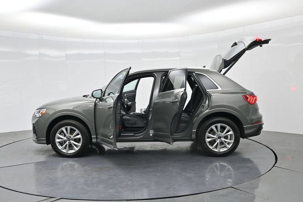 Used 2025 Audi Q3 2.0T Premium AWD/4WD image 34