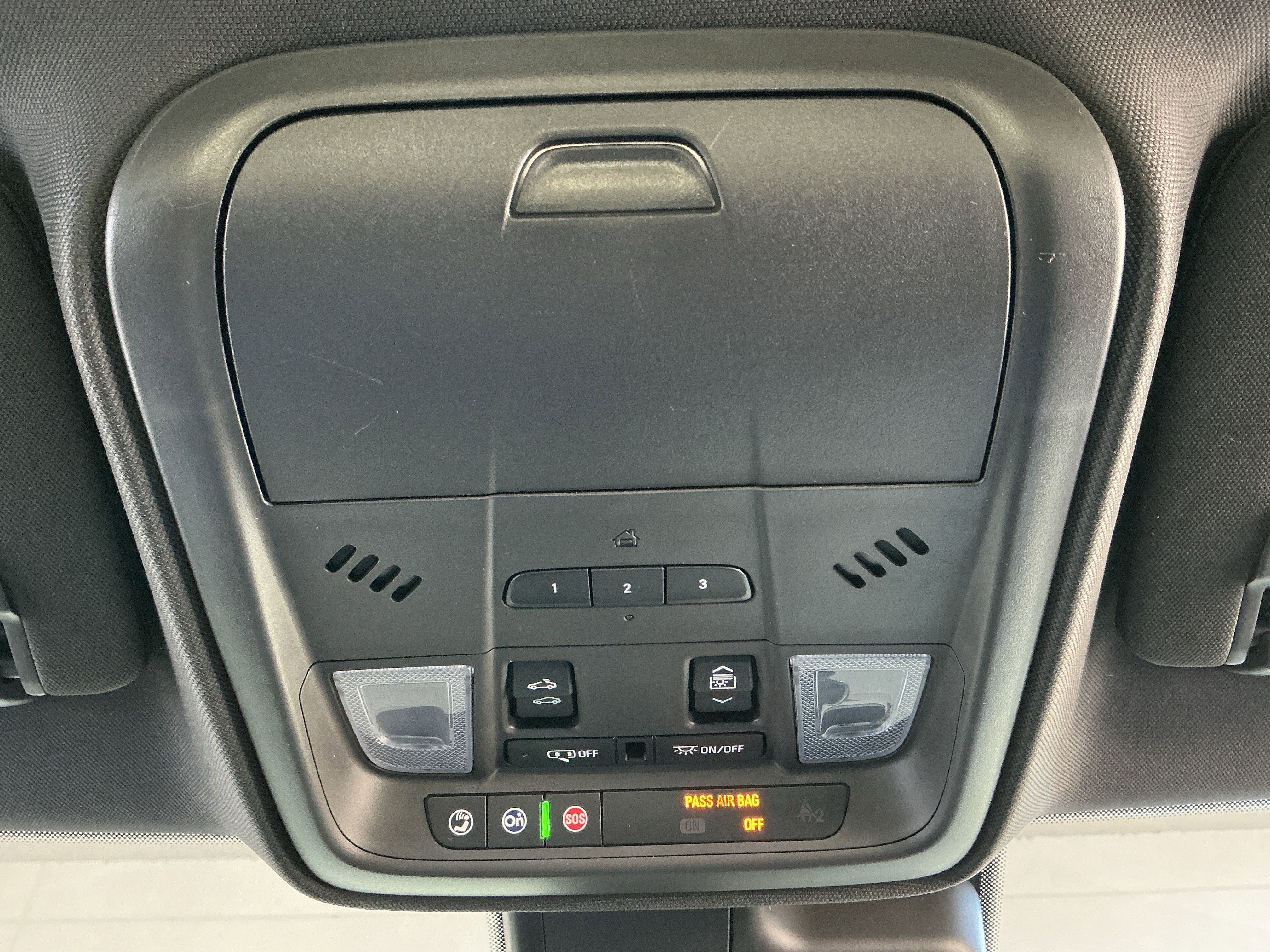 Used 2019 Cadillac XT4 Premium Luxury w/ Cold Weather Package image 17