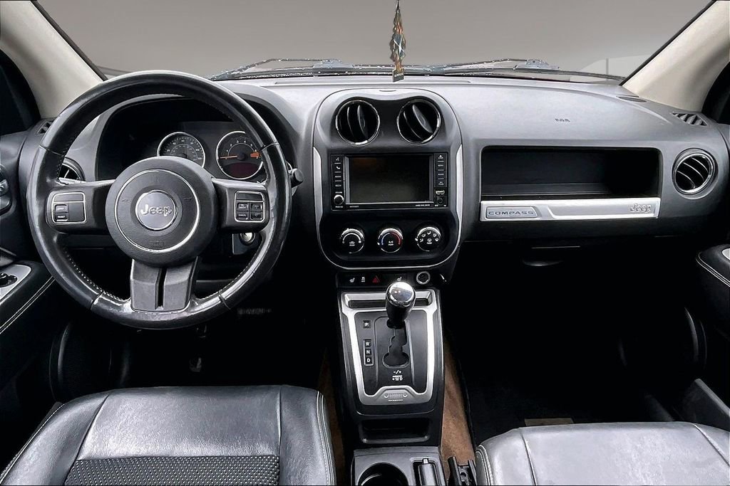 Used 2014 Jeep Compass Latitude FWD image 15