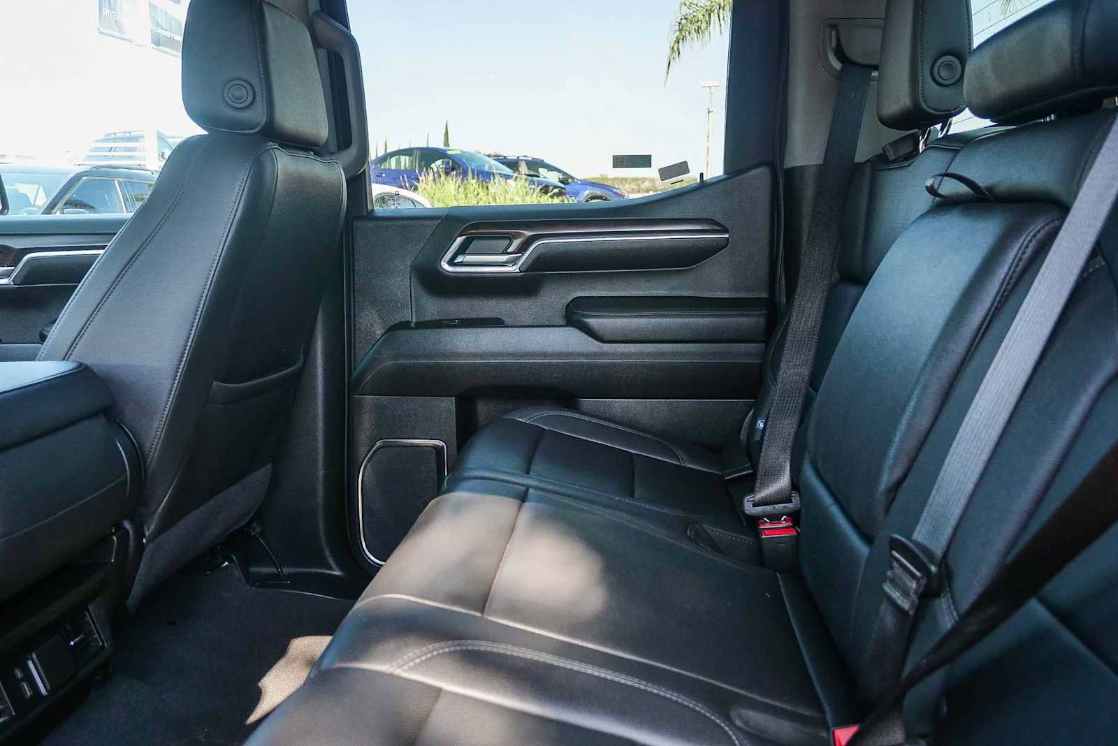 Used 2024 GMC Sierra 1500 SLT image 8