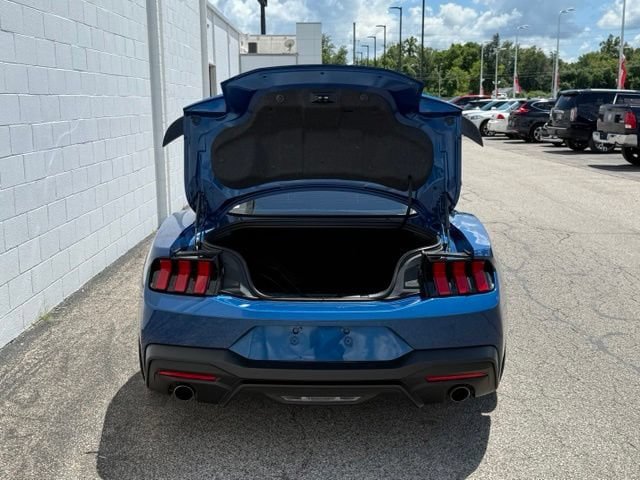 Used 2024 Ford Mustang GT RWD image 7