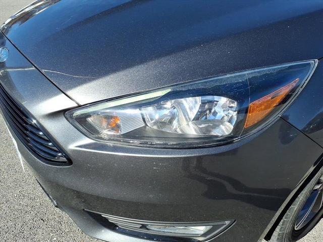 Certified 2018 Ford Focus SE w/ SE Appearance Package image 12