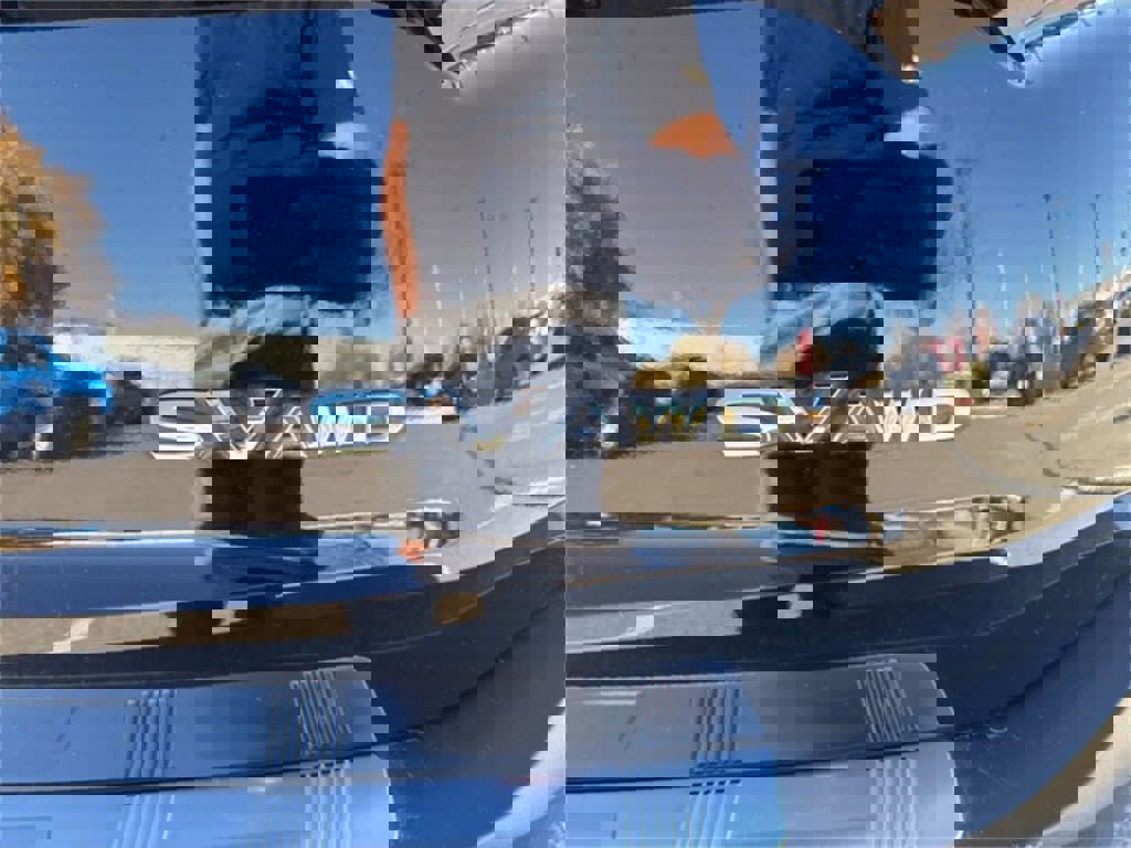 Used 2023 Nissan Rogue SV image 4