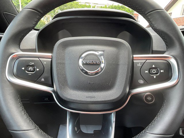 Used 2024 Volvo XC40 B5 Core image 13