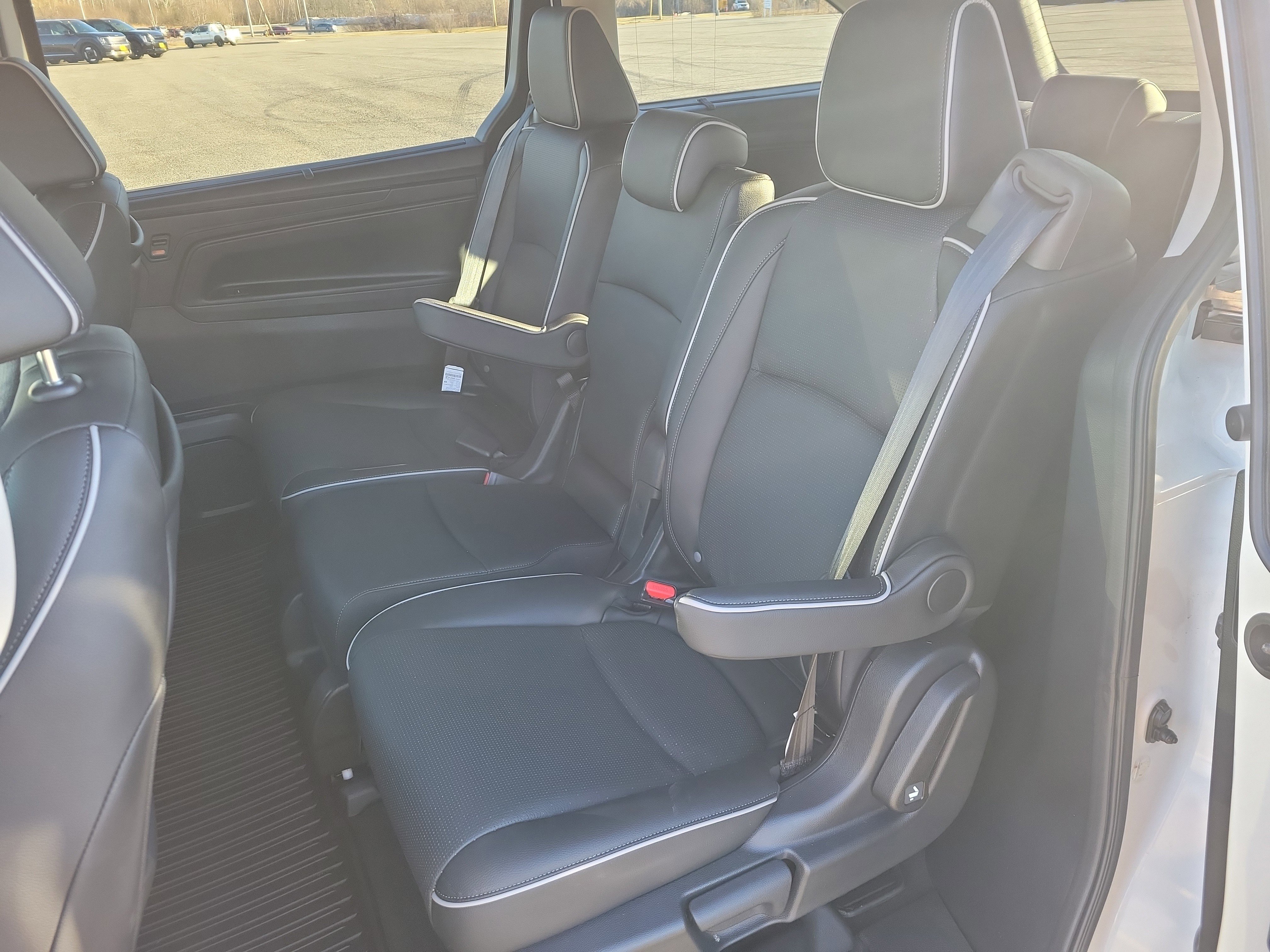 Used 2025 Honda Odyssey Elite image 16