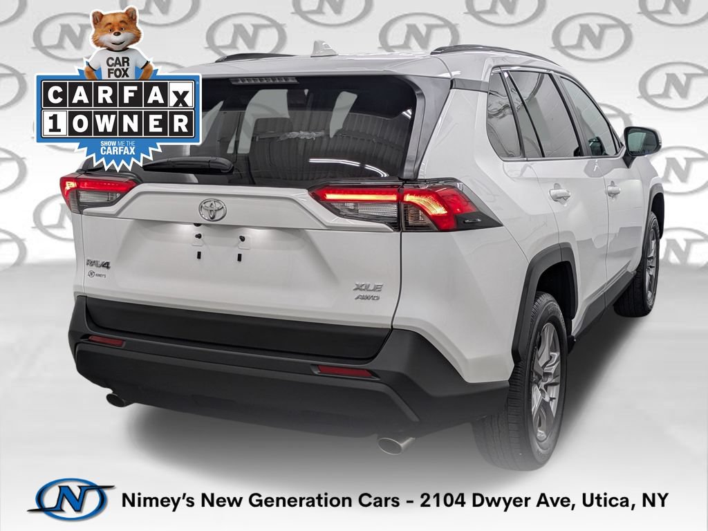 Used 2025 Toyota RAV4 XLE AWD/4WD image 2