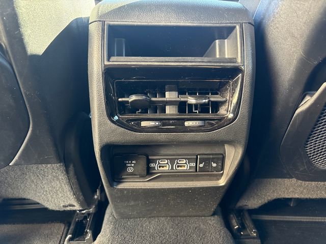 Used 2024 Jeep Grand Cherokee Limited AWD/4WD image 19