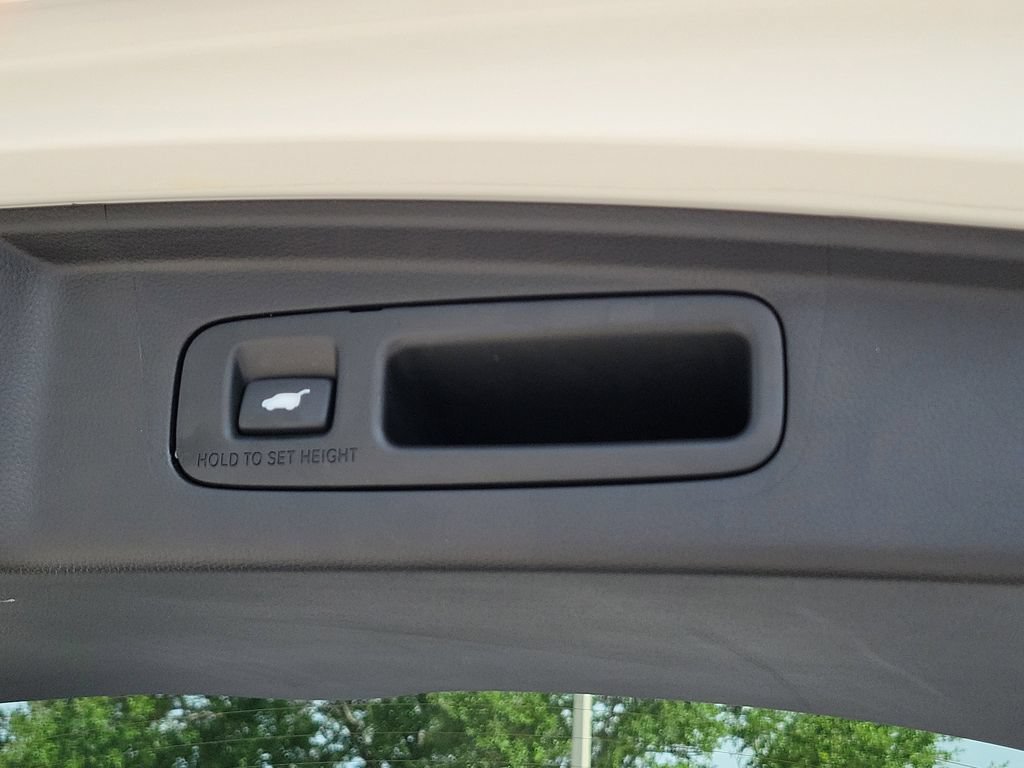 Used 2025 Honda CR-V EX-L image 15