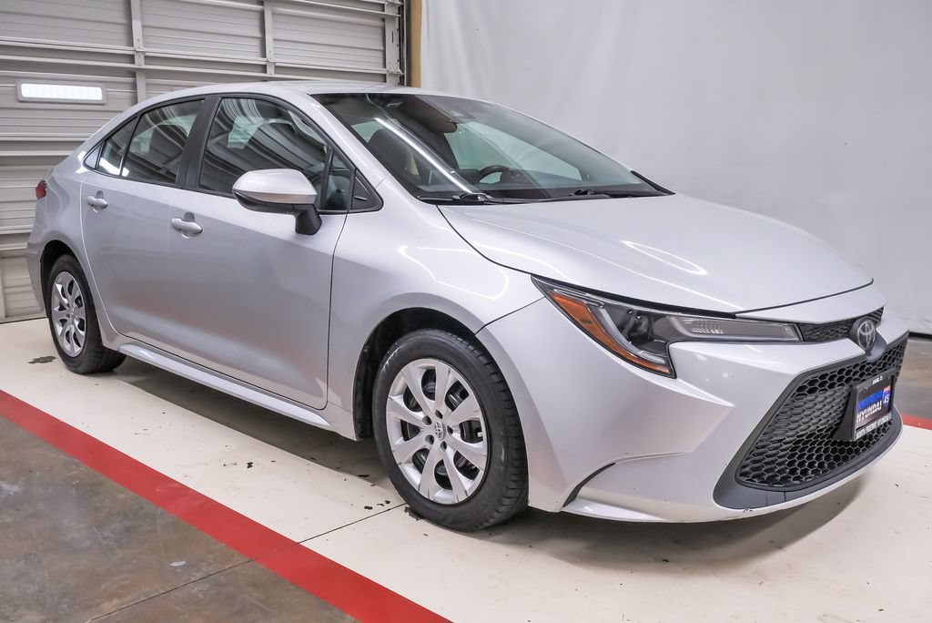Used 2020 Toyota Corolla LE FWD image 5