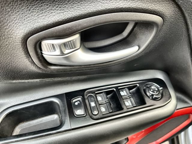 Used 2021 Jeep Renegade Trailhawk AWD/4WD image 17