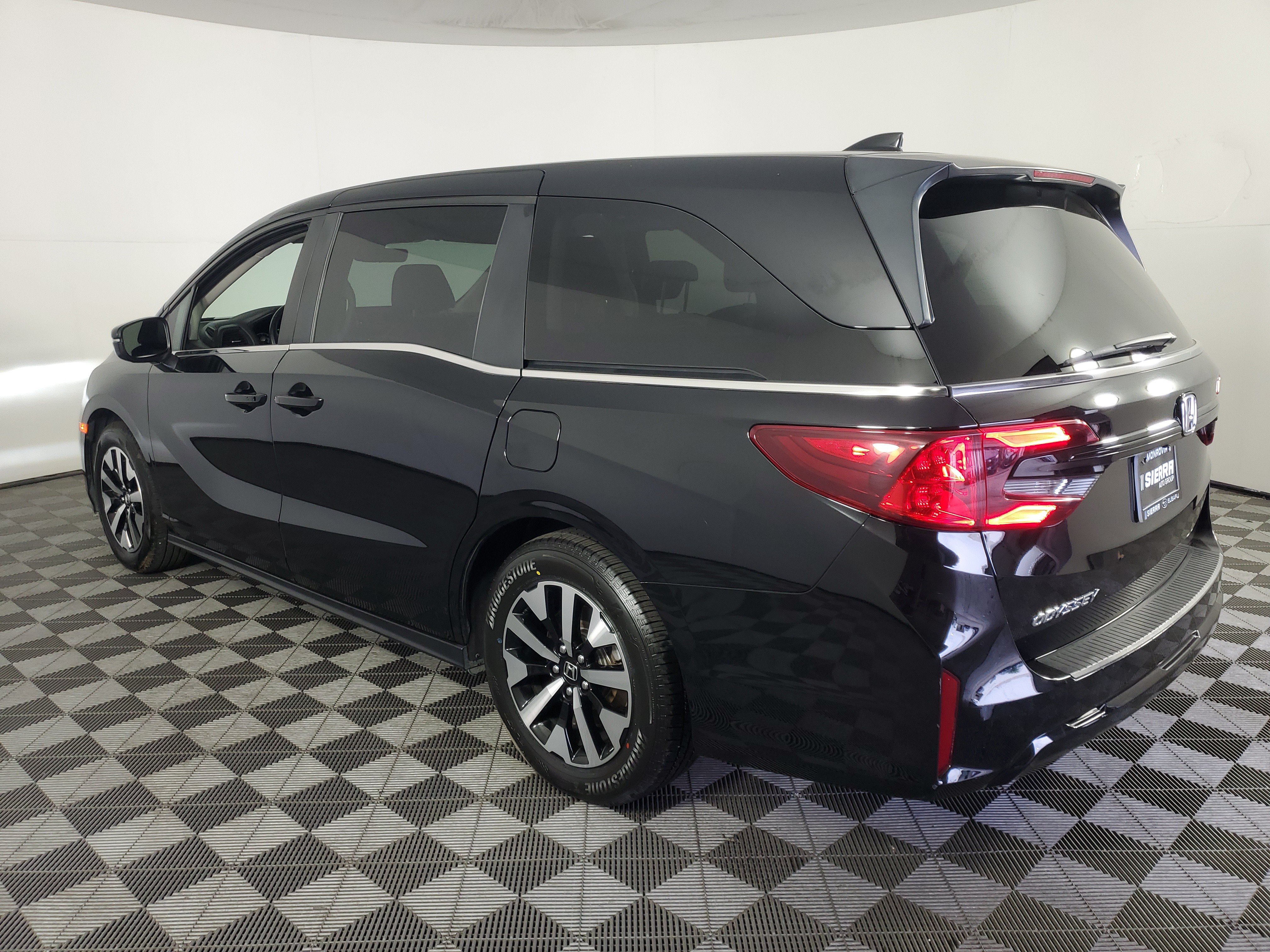 Used 2025 Honda Odyssey EX-L image 6