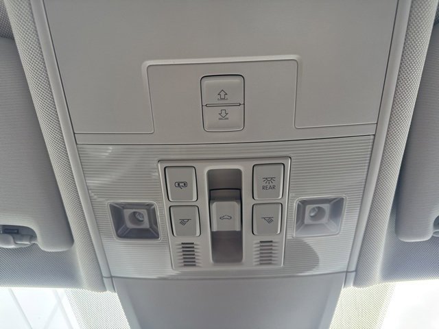 Used 2022 Volkswagen Tiguan SE image 18