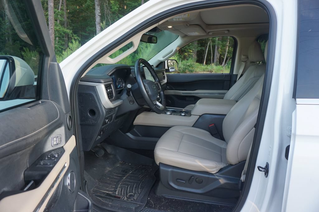 Used 2022 Ford Expedition Max XLT AWD/4WD image 2