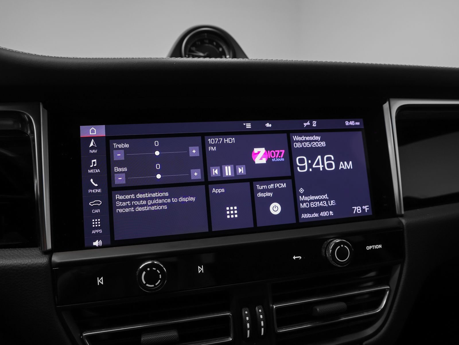 Certified 2023 Porsche Macan AWD/4WD image 39