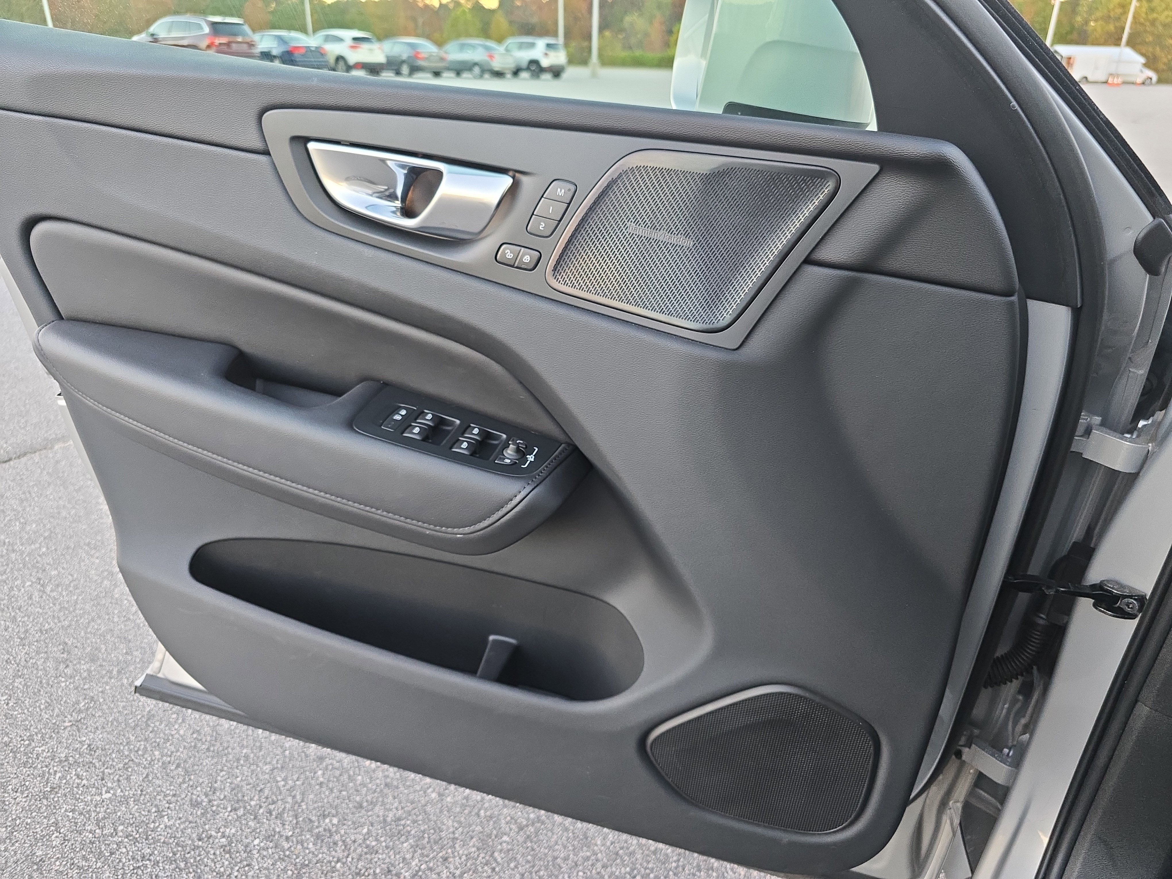 Used 2023 Volvo XC60 B5 Plus w/ Climate Package image 26