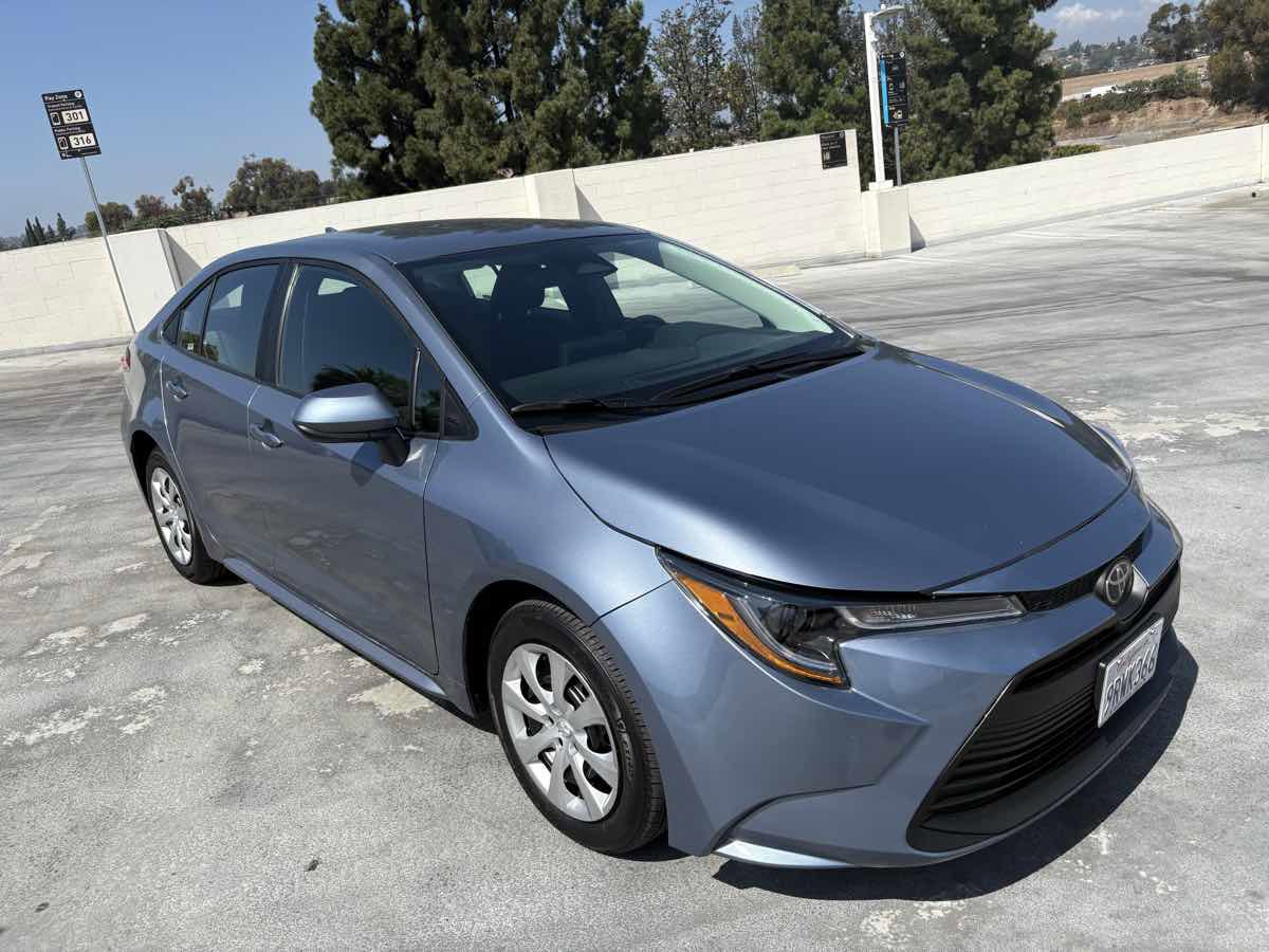 Used 2025 Toyota Corolla LE image 30