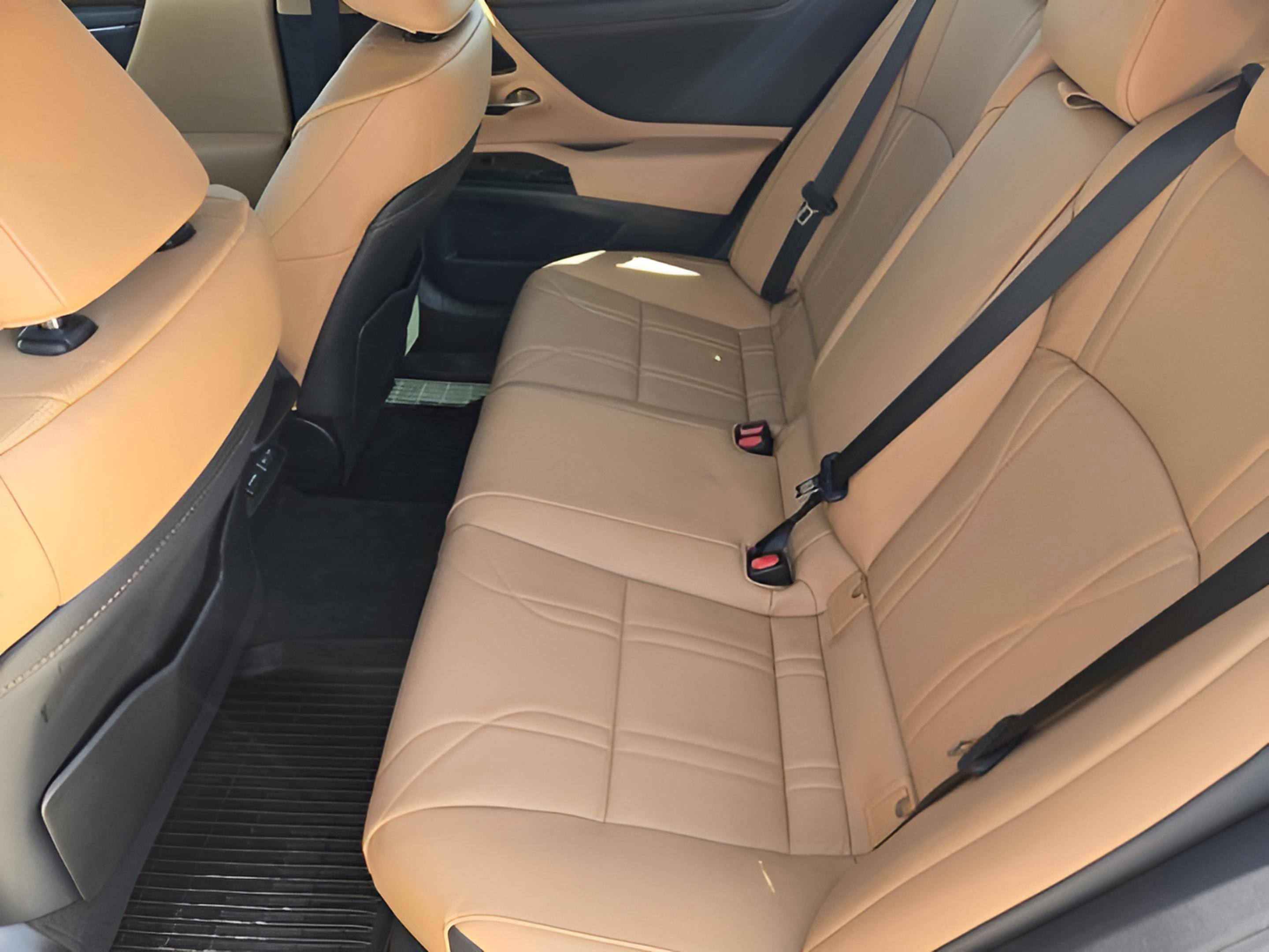 Used 2025 Lexus ES 350 Ultra Luxury w/ Accessory Package (Z2) image 25