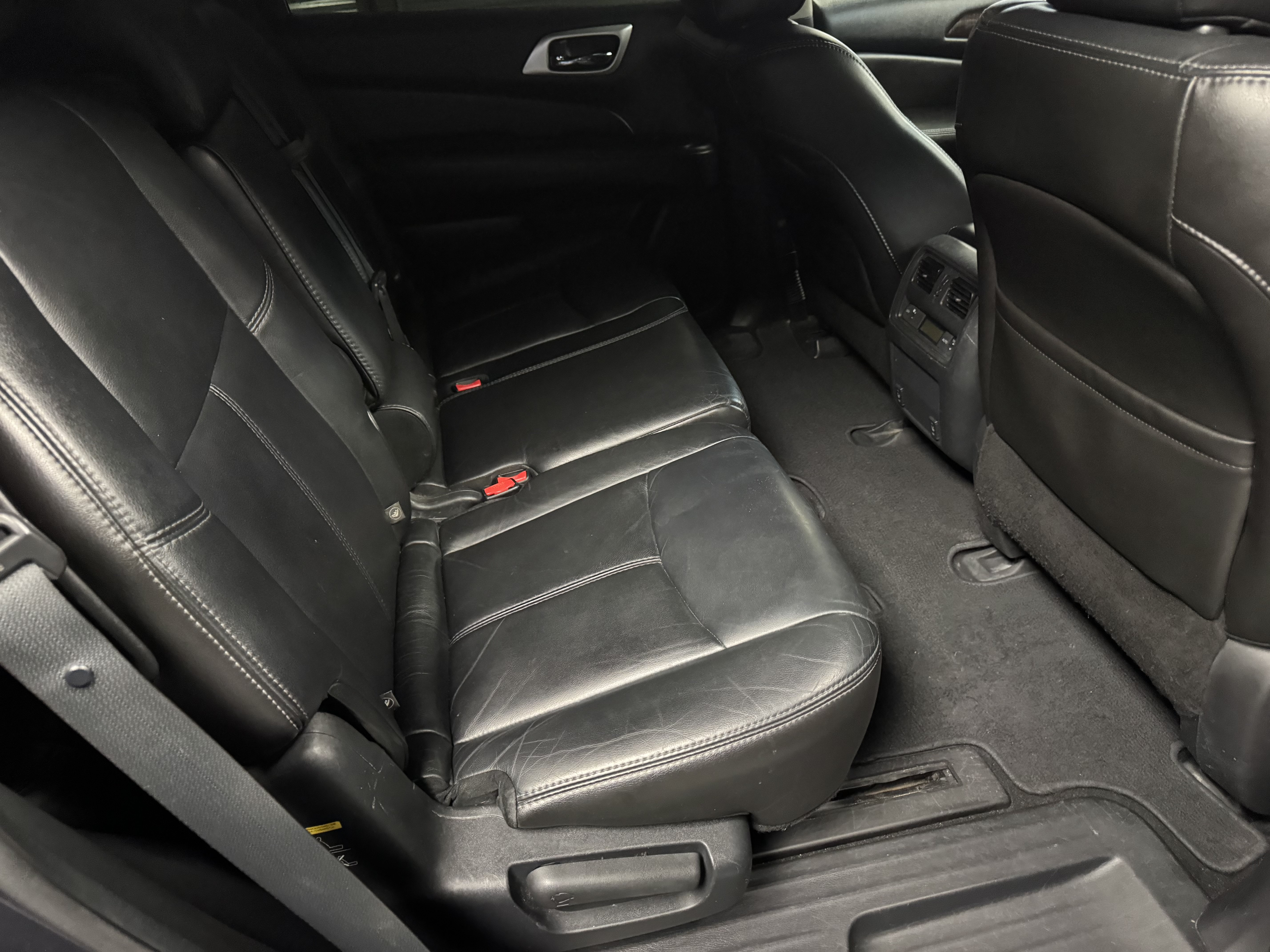 Used 2014 Nissan Pathfinder SL w/ SL Tech Package AWD/4WD image 19