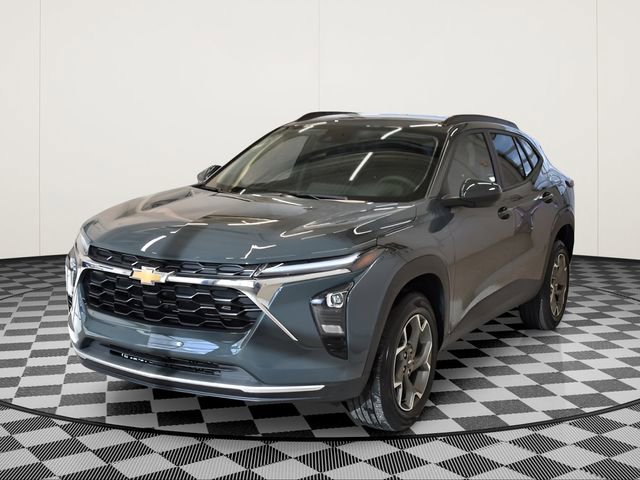 Used 2025 Chevrolet Trax LT FWD image 9