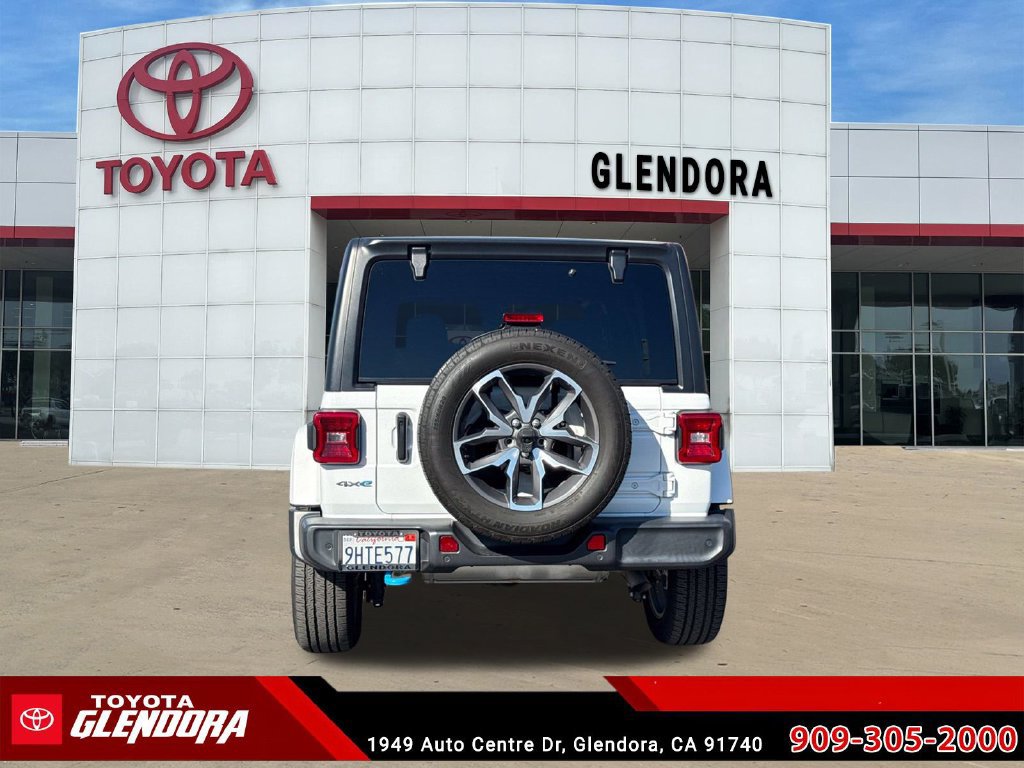 Used 2024 Jeep Wrangler Unlimited w/ Convenience Group AWD/4WD image 9