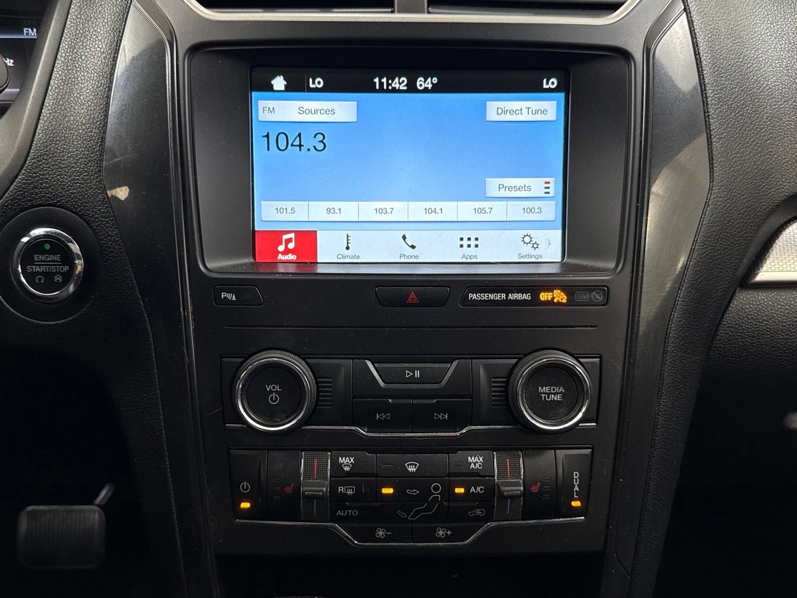 Used 2018 Ford Explorer XLT w/ Equipment Group 202A FWD image 26