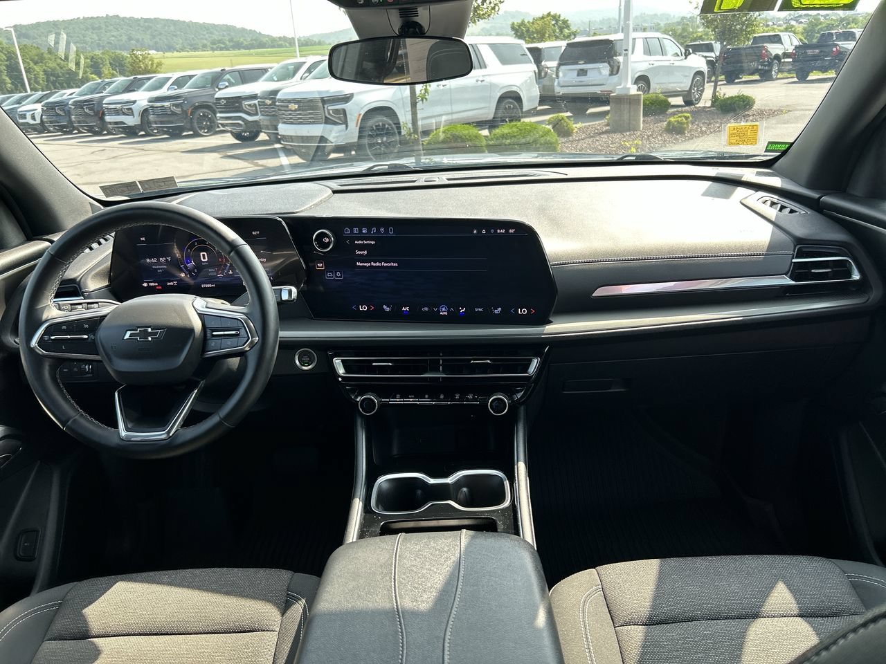 Used 2024 Chevrolet Traverse LS w/ Midnight/Sport Edition AWD/4WD image 16