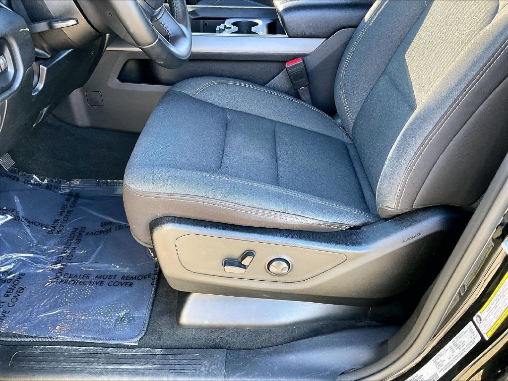 Used 2024 RAM 1500 Big Horn AWD/4WD image 33
