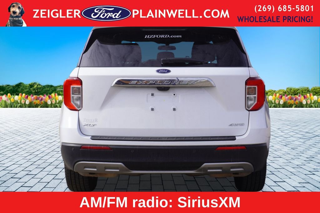 Used 2022 Ford Explorer XLT w/ Equipment Group 202A image 4
