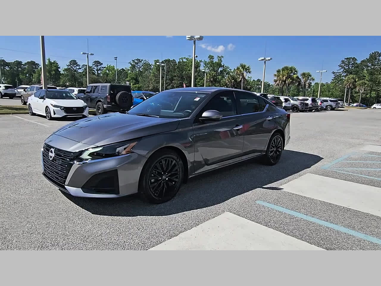 Used 2025 Nissan Altima 2.5 SV w/ SV Special Edition Package FWD image 21