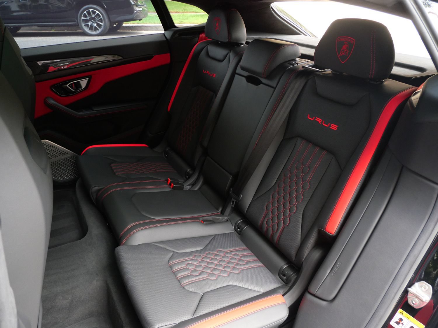 Used 2024 Lamborghini Urus S AWD/4WD image 6
