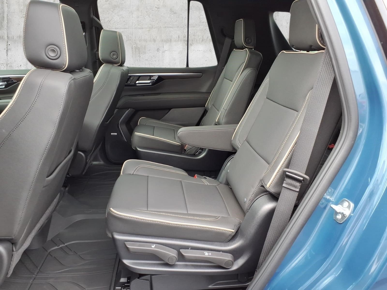New 2026 Chevrolet Tahoe Premier w/ Sun And Tow Package AWD/4WD image 7
