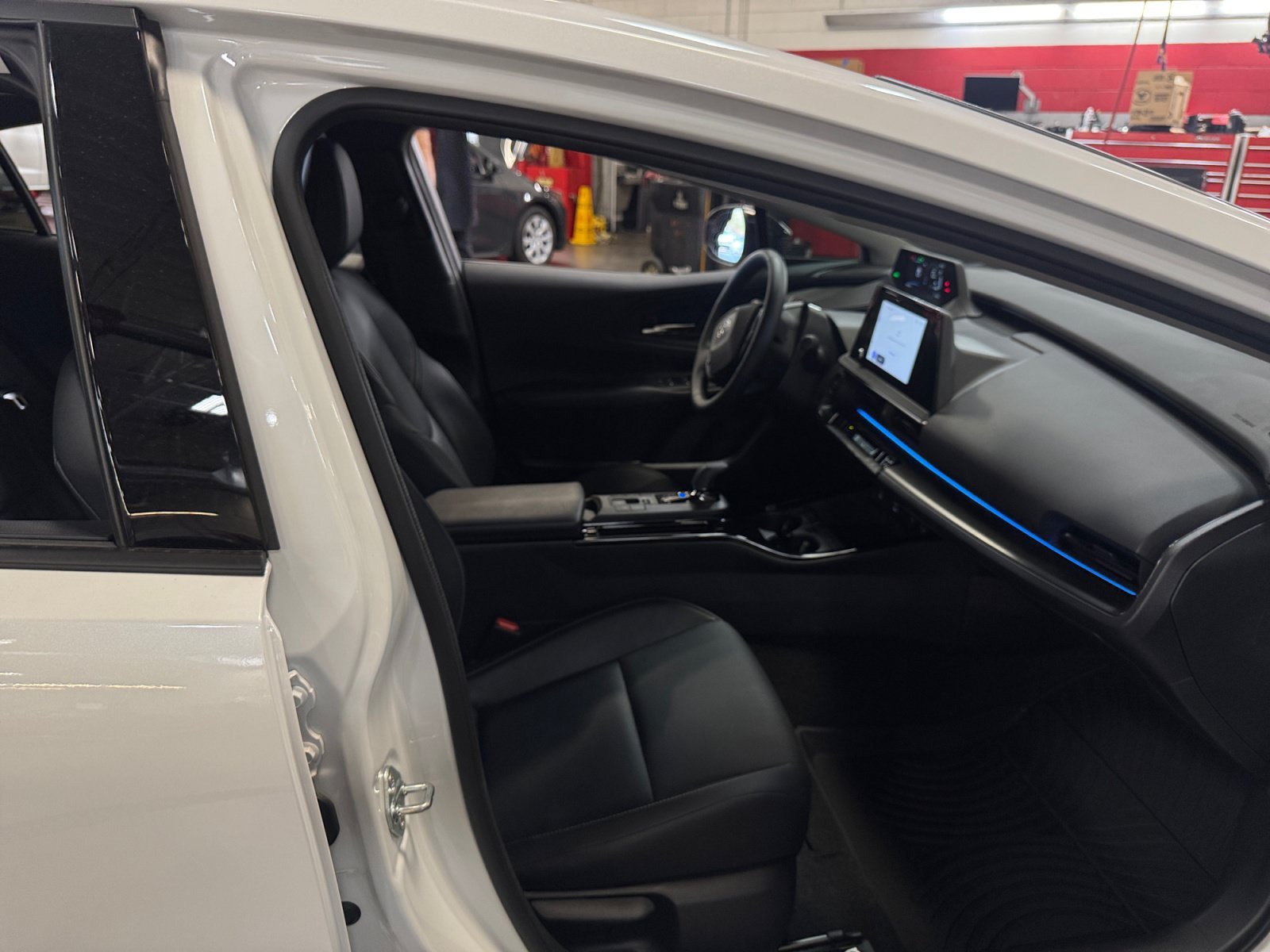 Certified 2026 Toyota Prius Plug-In Hybrid FWD image 19