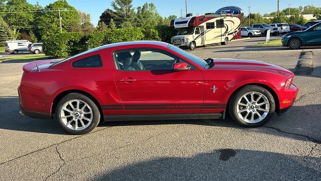 Used 2011 Ford Mustang Premium w/ 202A Rapid Spec Order Code RWD image 27
