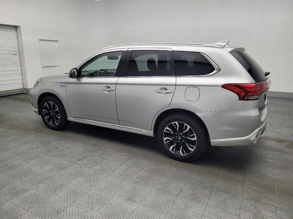 Used 2018 Mitsubishi Outlander SEL image 3
