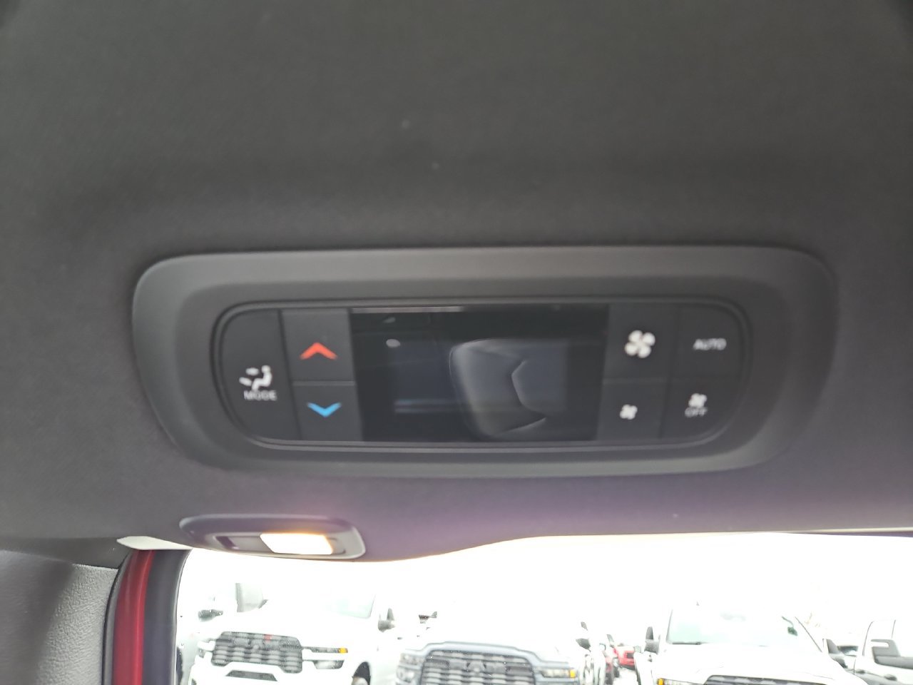 New 2026 Chrysler Pacifica Select w/ S Appearance Package AWD/4WD image 16