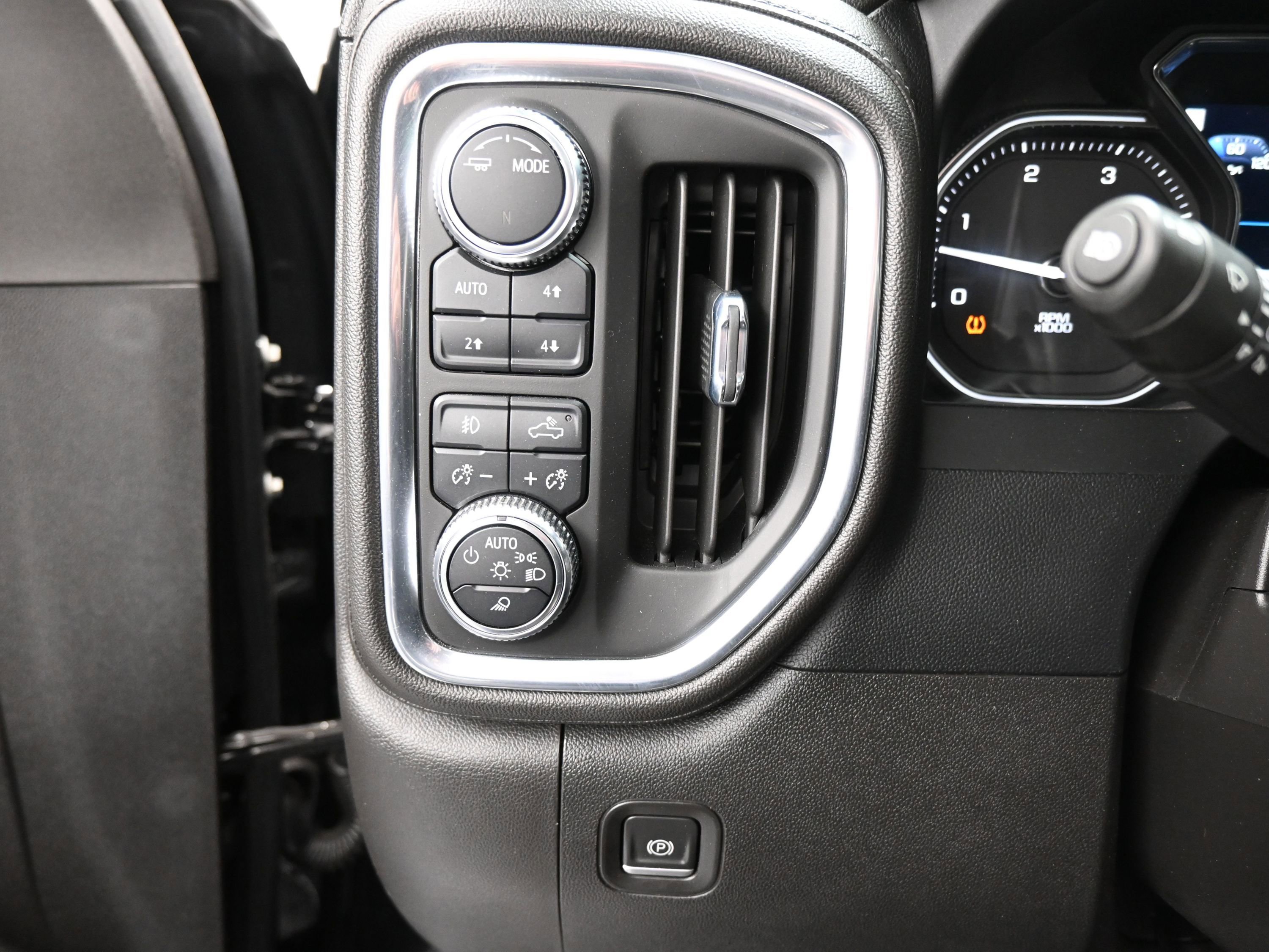 Certified 2022 GMC Sierra 3500 Denali image 22