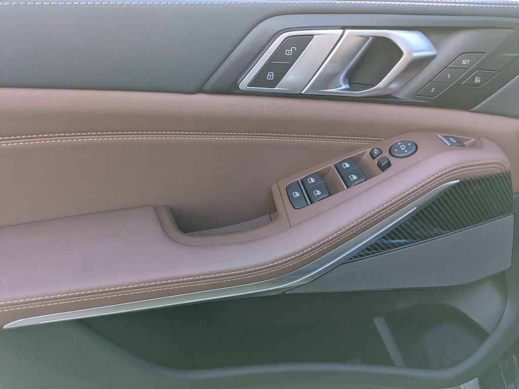 New 2026 BMW X5 M60i w/ Climate Comfort Package image 11